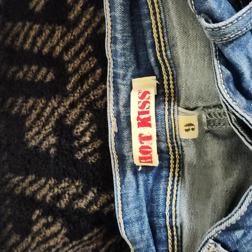 How to Kiss jean shorts